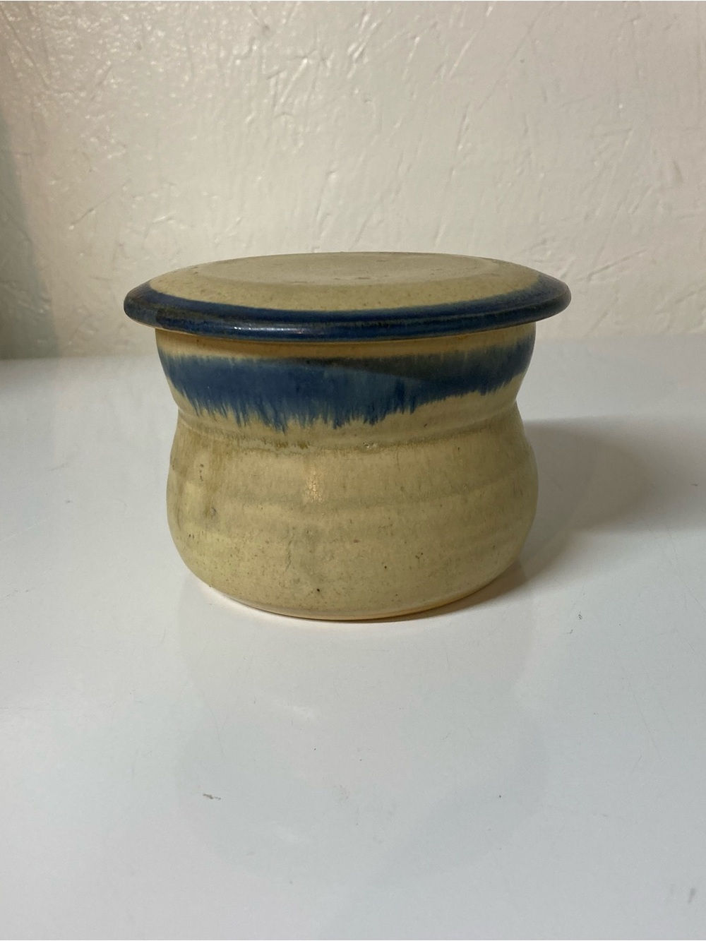 Mississippi Mud Pottery Butter Bell Crock Keeper in Beige with Blue Accent - Picture 5 of 10